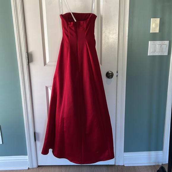 Beautiful Ruby, red David’s bridal prom or bridesmaid gown - Picture 4 of 6